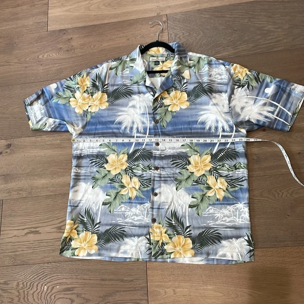 Tommy Bahama Men's Button Up Hawaiian Floral Shirt
100% Silk Size XL - Picture 11 of 13